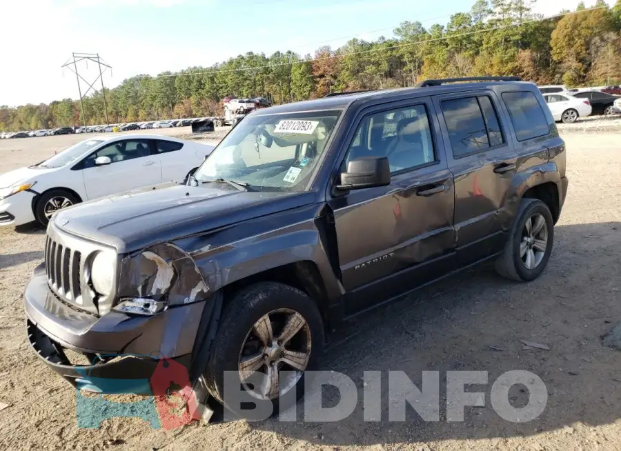 1C4NJRFB9HD174430 Photo# 1