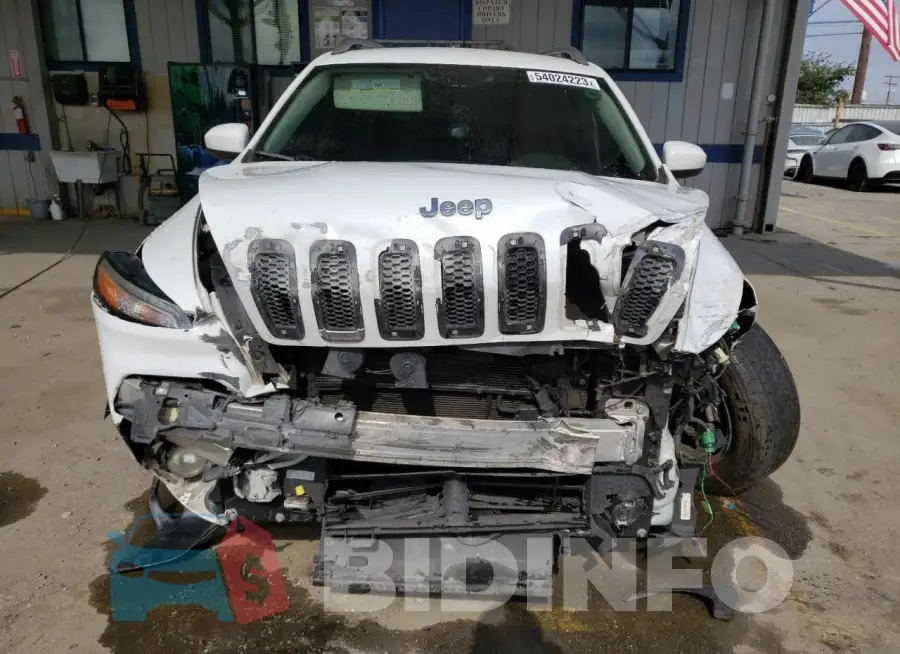 1C4PJLCB3GW136401 Photo# 5