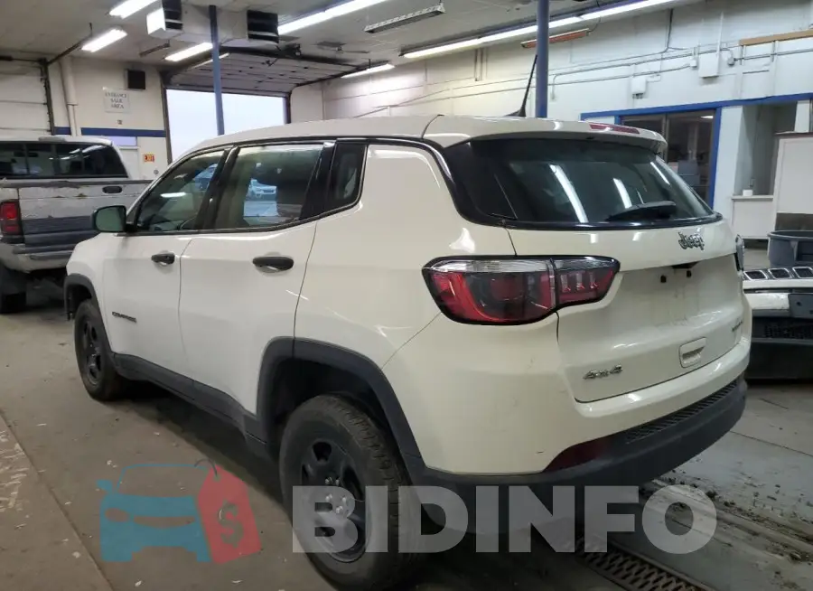 3C4NJDAB0LT218070 Photo# 2