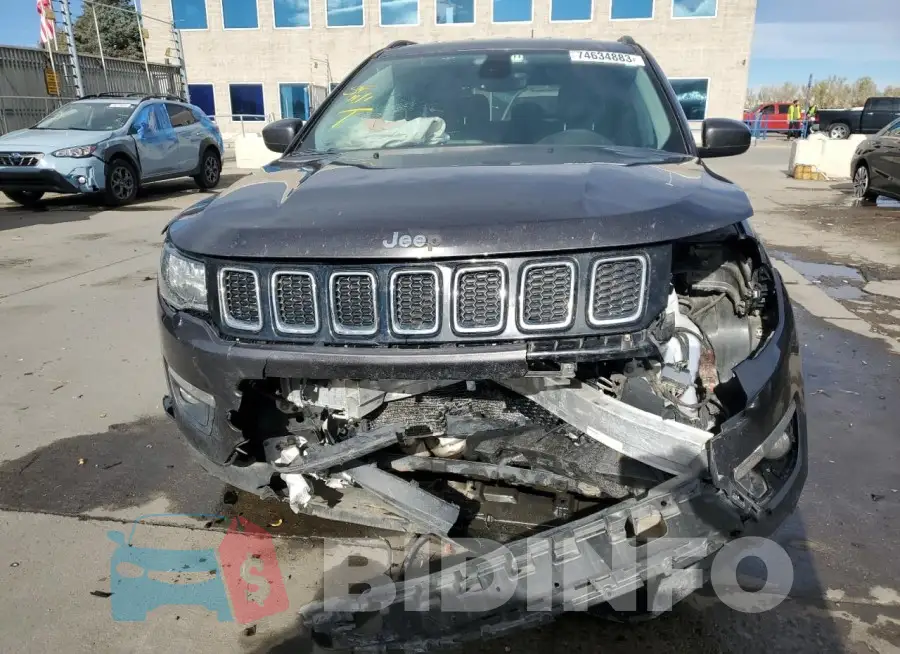 3C4NJDBBXJT350118 Photo# 5