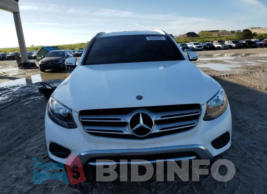 WDC0G4JB5KV153587 Photo# 5