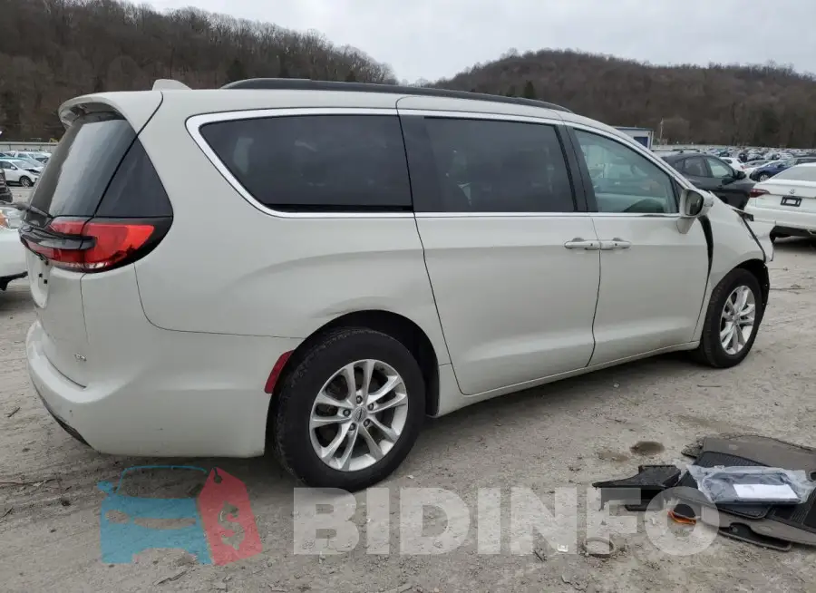 2C4RC3FG6MR511390 Photo# 3
