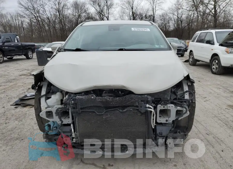 2C4RC3FG6MR511390 Photo# 5