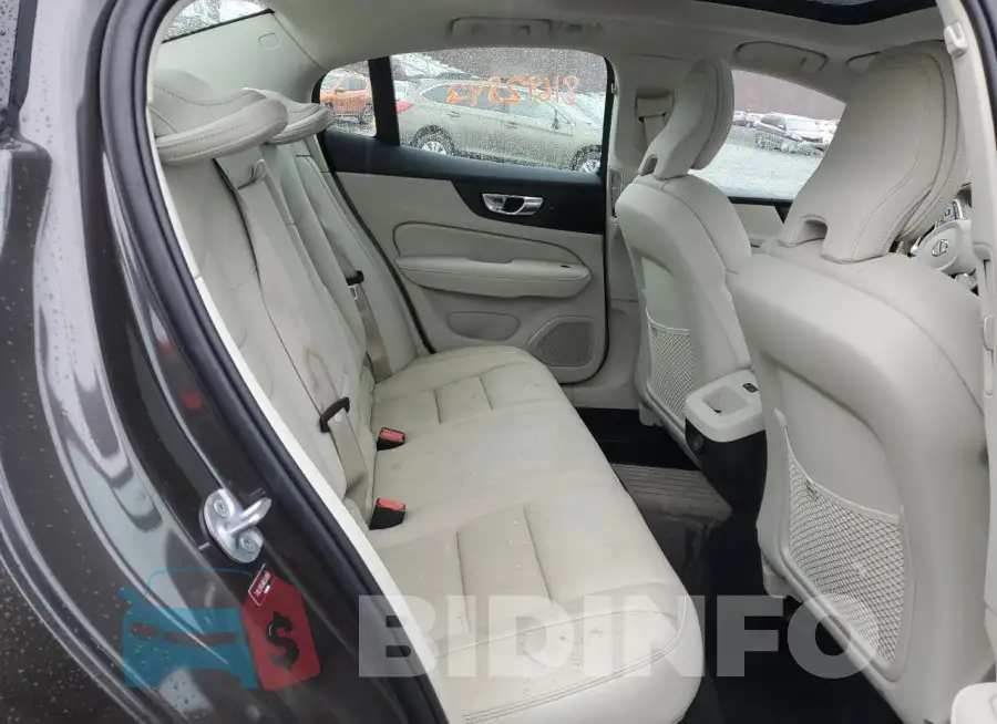 7JRL12TL6RG303561 Photo# 10