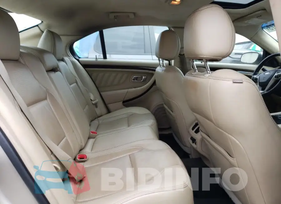 1FAHP2F89JG126122 Photo# 10