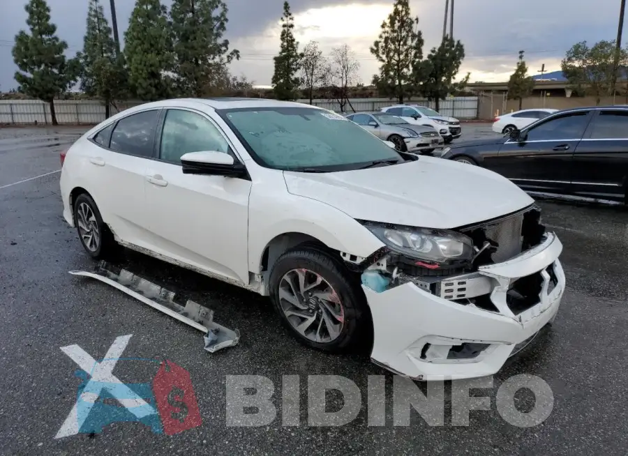 19XFC2F79GE079798 Photo# 4