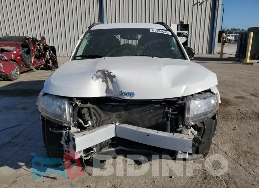 1C4NJCBA2GD575262 Photo# 5
