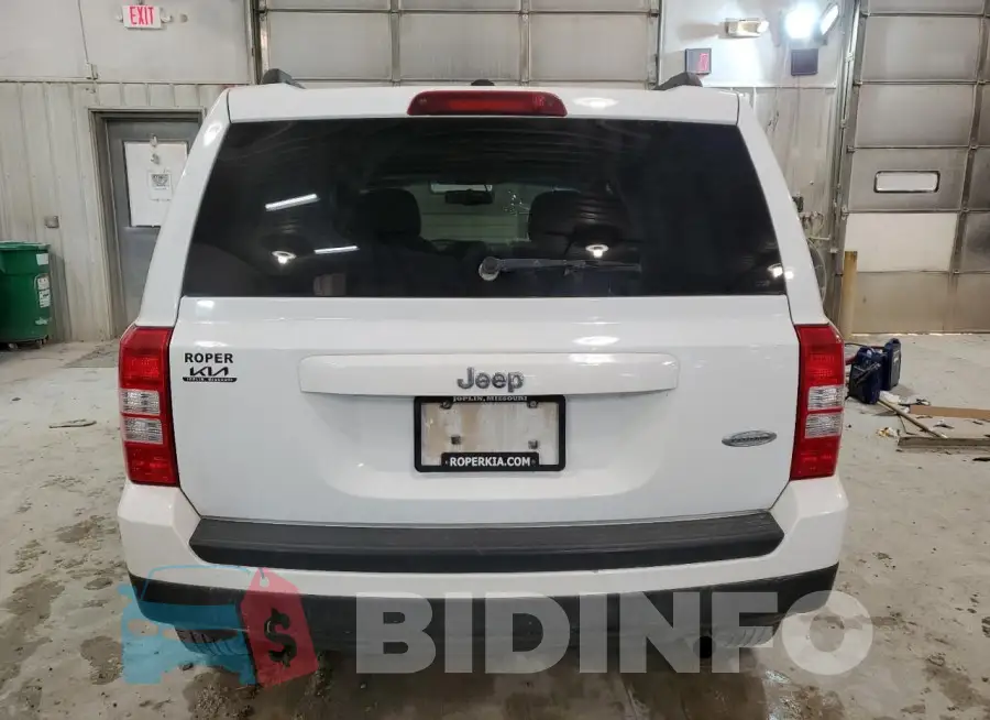 1C4NJPFB7HD184331 Photo# 6