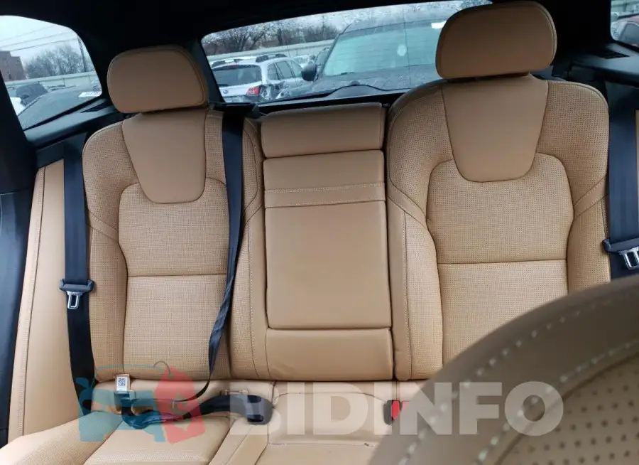 YV4102RL7M1734449 Photo# 10