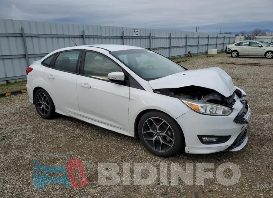1FADP3F2XGL310386 Photo# 4