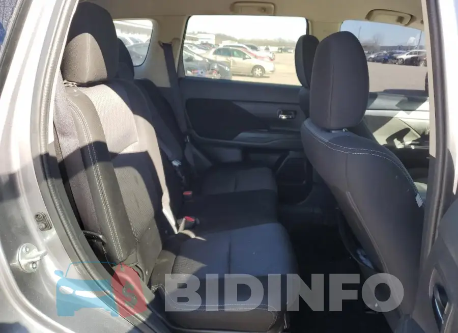 JA4AD3A30JZ054618 Photo# 10