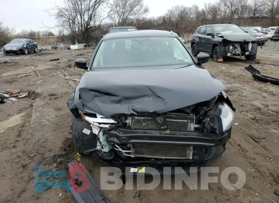 3VW167AJ0HM375721 Photo# 5