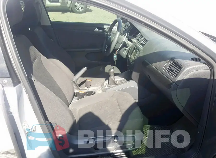 3VW167AJ9GM278984 Photo# 5