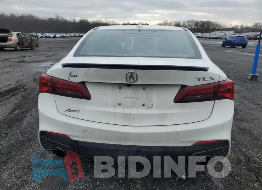 19UUB2F66JA004800 Photo# 6