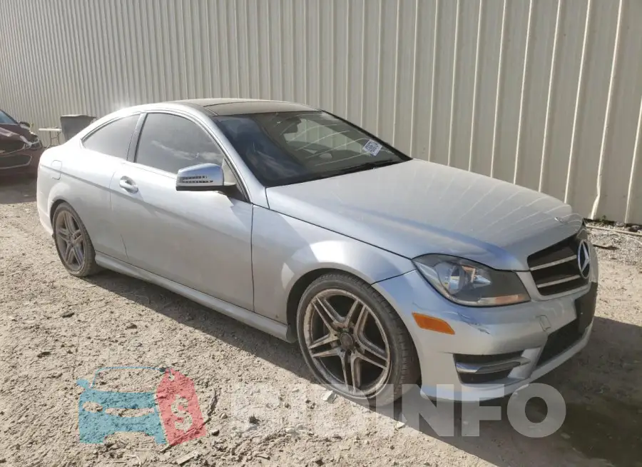 WDDGJ4HB6FG372702 Photo# 4