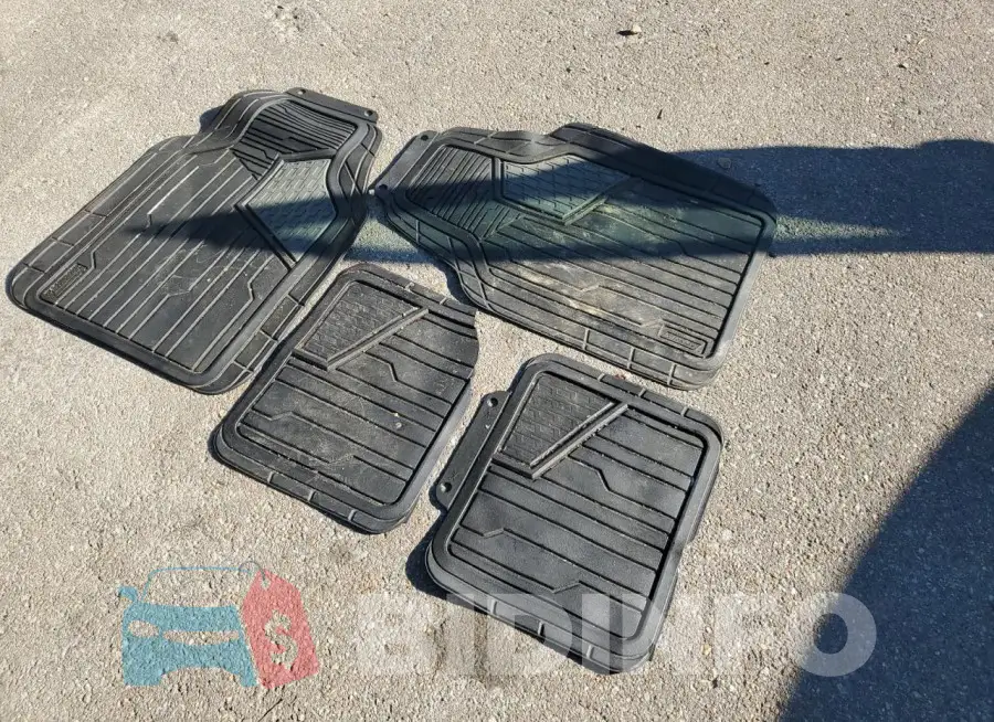 1G11B5SL1FF111237 Photo# 12