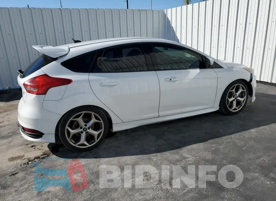 1FADP3L98FL228026 Photo# 3