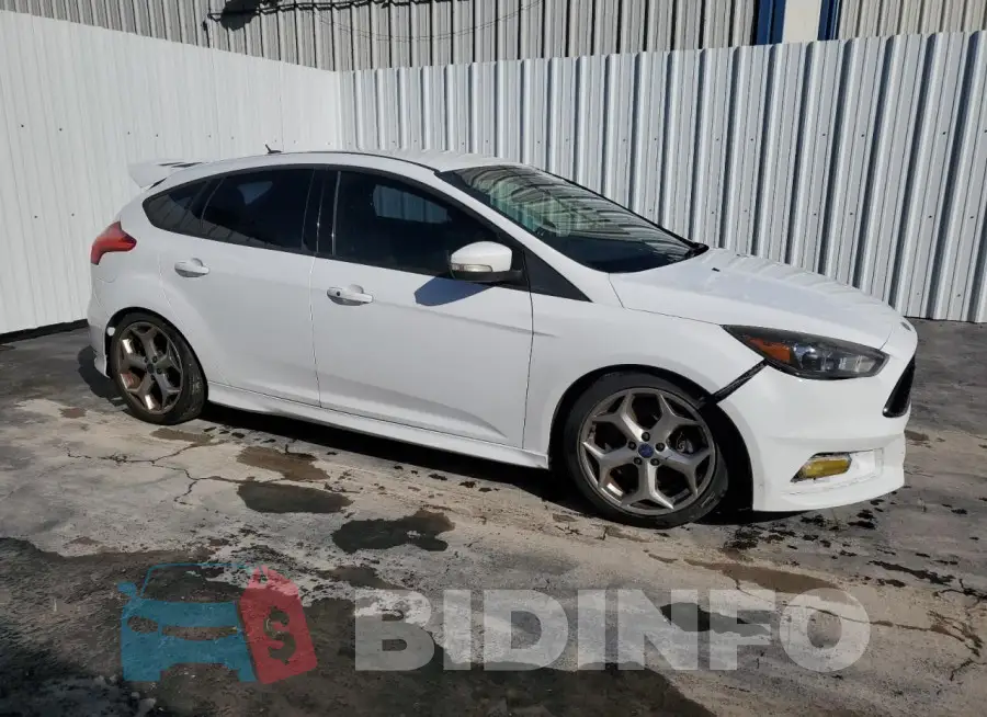 1FADP3L98FL228026 Photo# 4