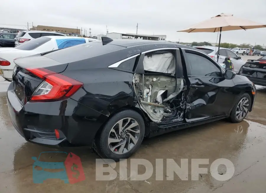 19XFC2F82HE225386 Photo# 3