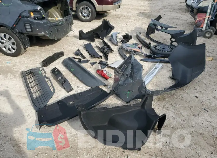 5YFB4MDE7RP101551 Photo# 12