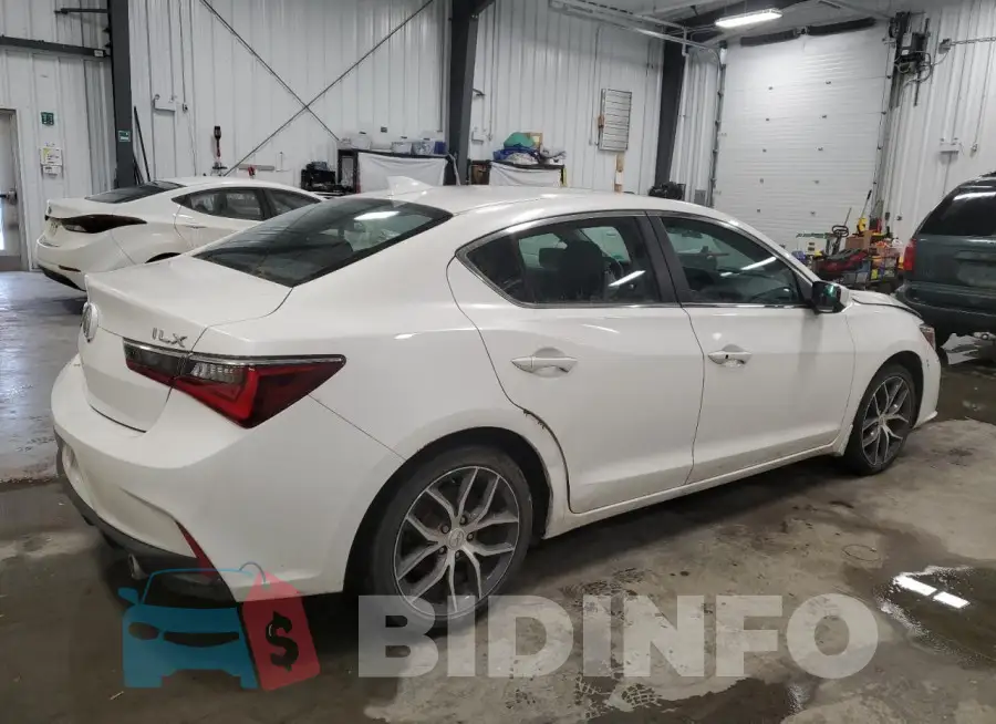 19UDE2F71LA801118 Photo# 3