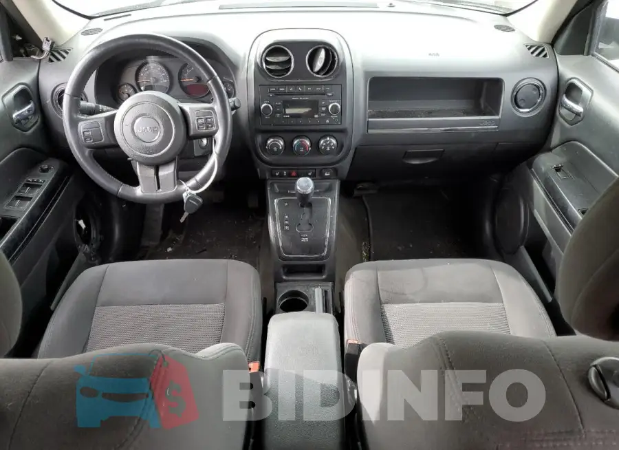 1C4NJRFB1HD175314 Photo# 8