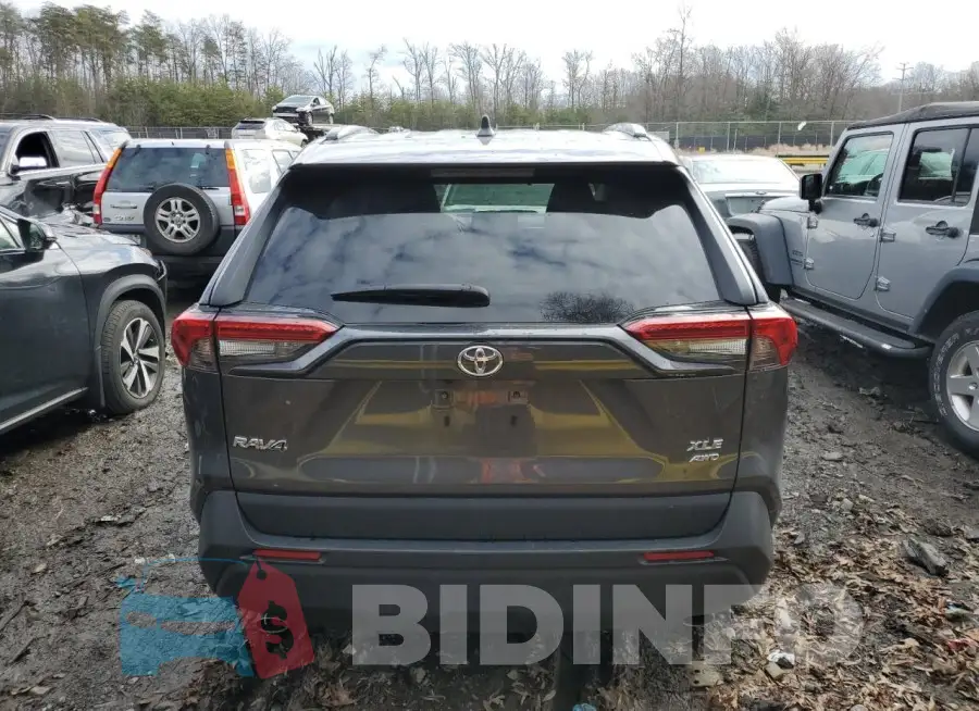 2T3A1RFV8MC145556 Photo# 6