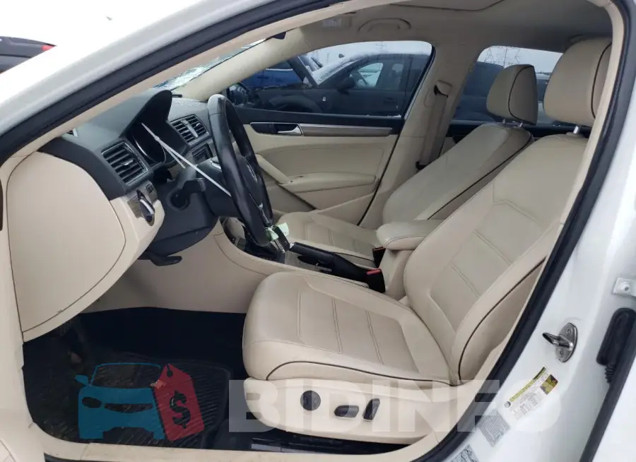 1VWGT7A32HC042930 Photo# 7