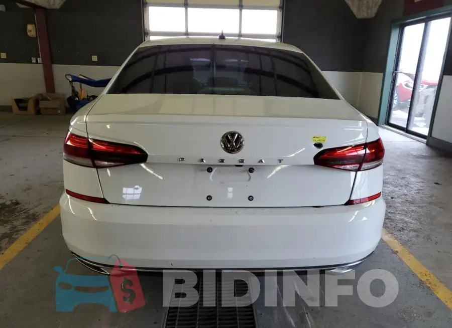 1VWSA7A32LC018121 Photo# 6