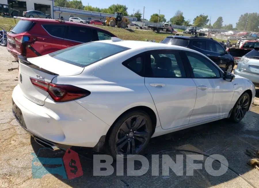 19UUB6F58MA007748 Photo# 3