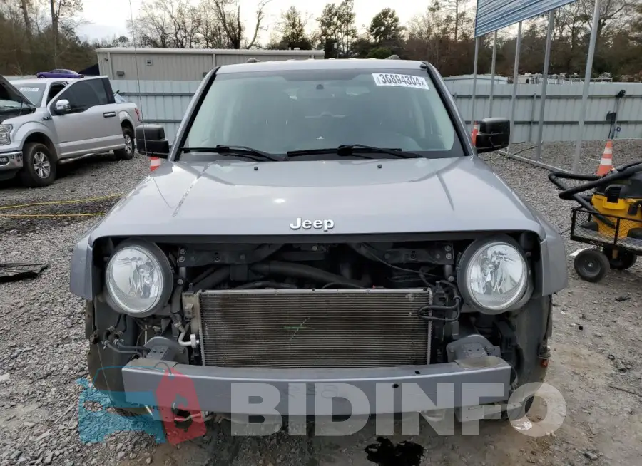 1C4NJPBBXHD203959 Photo# 5