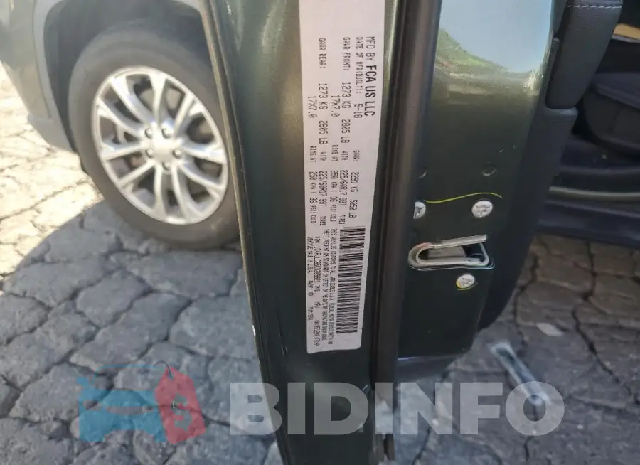 1C4PJLCB5KD209921 Photo# 12