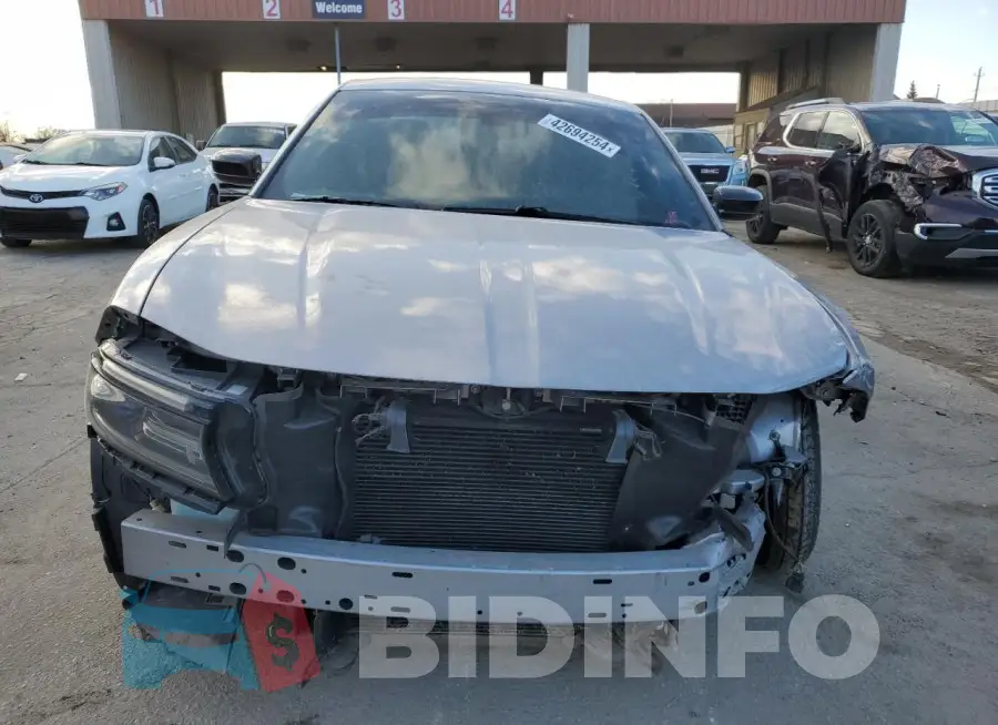 2C3CDXBGXFH812838 Photo# 5