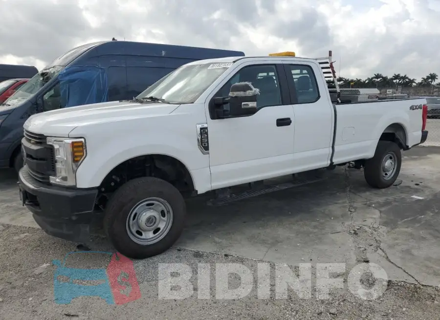 1FT7X2B60KEC24978 Photo# 1