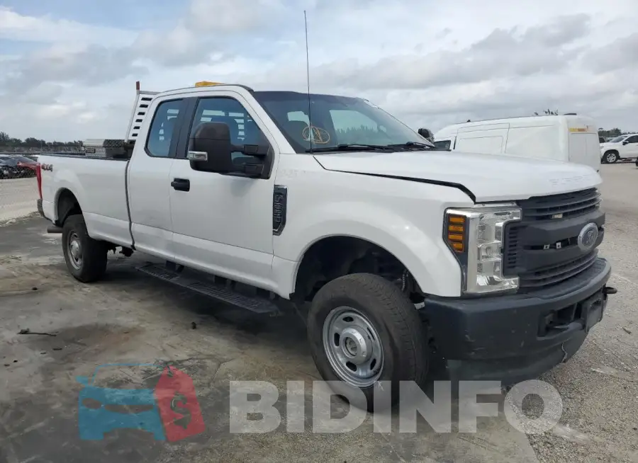 1FT7X2B60KEC24978 Photo# 4