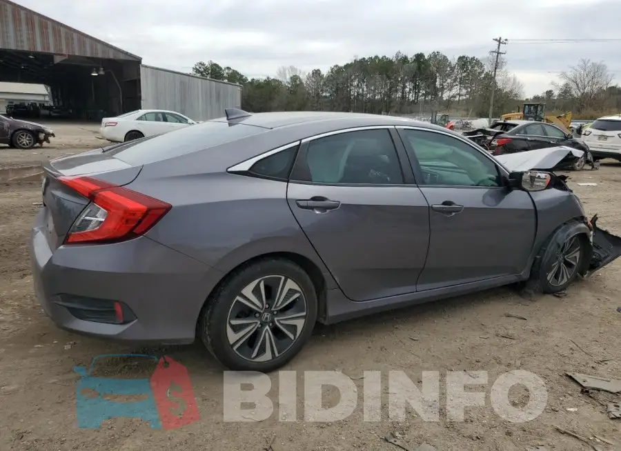 19XFC1F30HE004657 Photo# 3