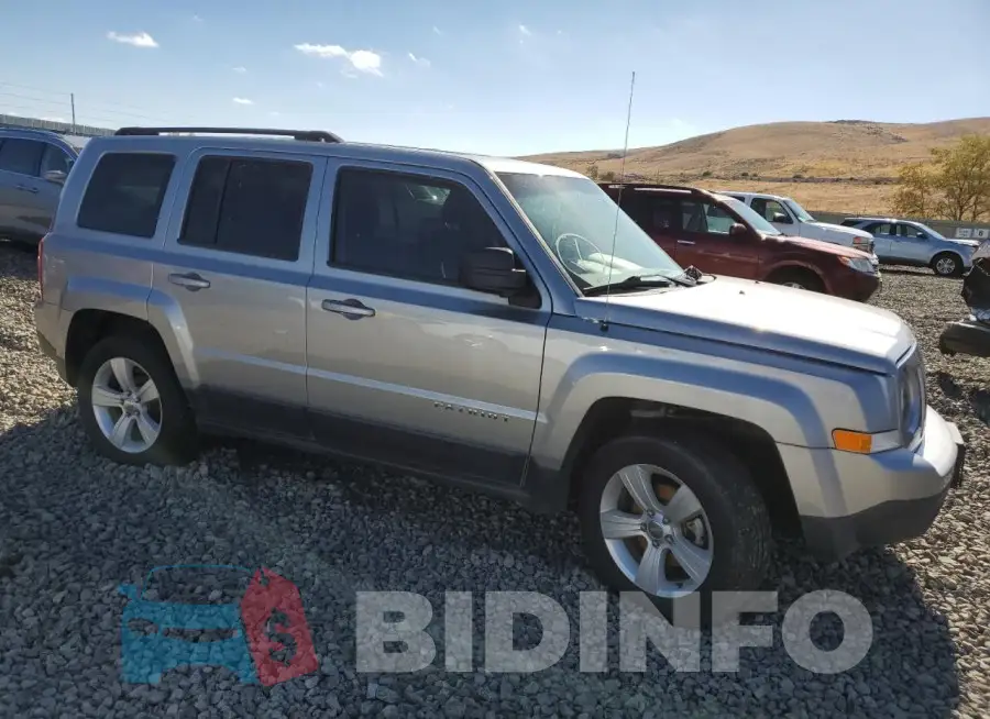 1C4NJRFB8GD767615 Photo# 4
