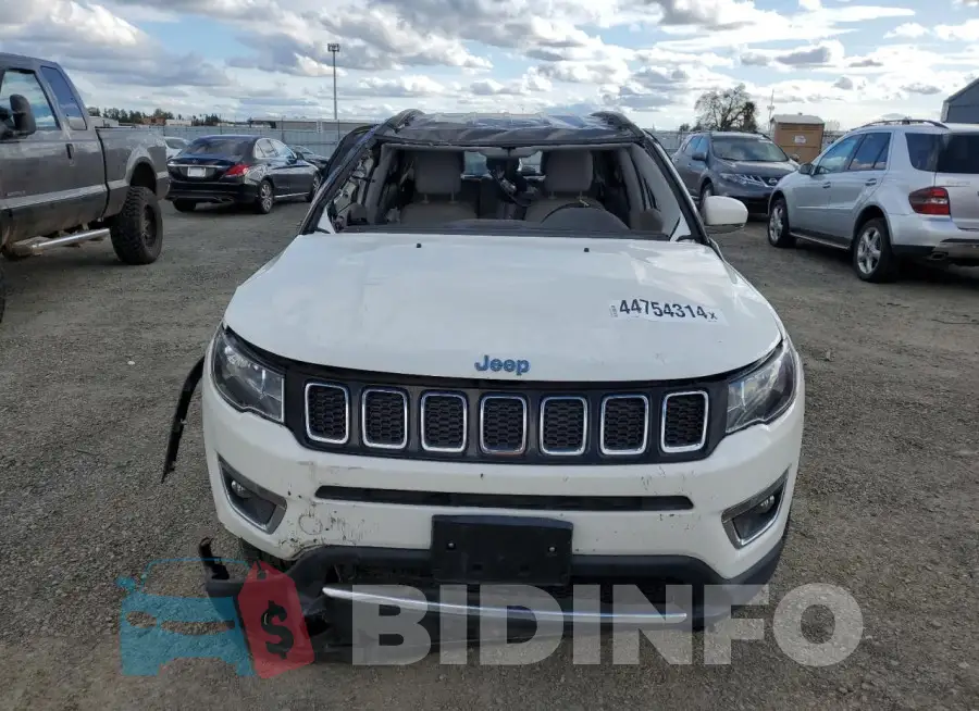 3C4NJDCB2LT111485 Photo# 5