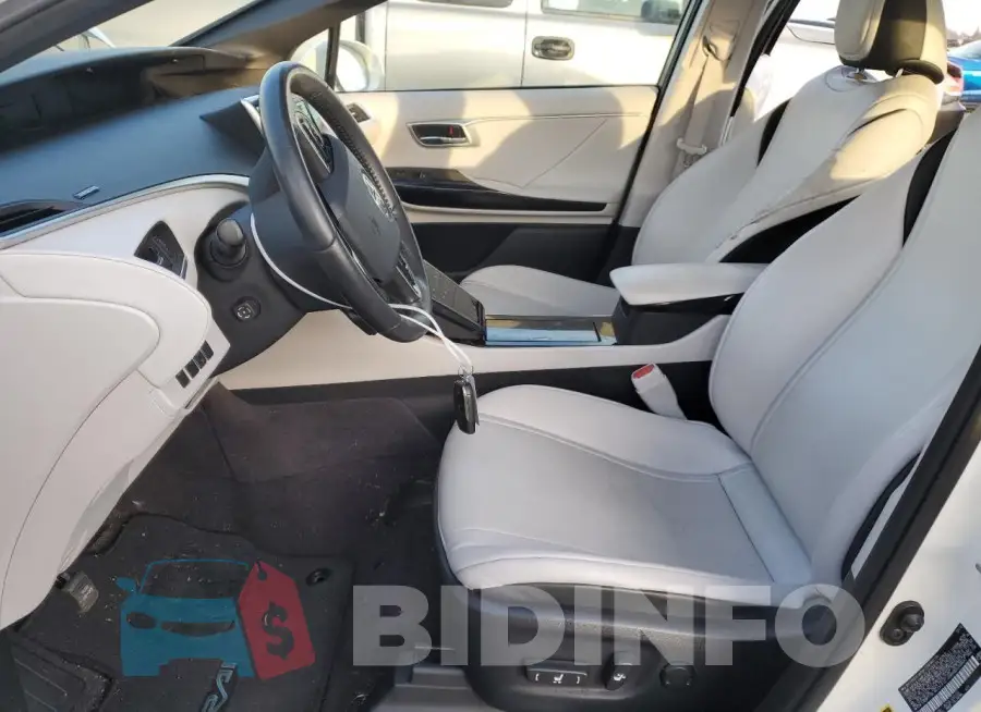 JTDBVRBD5JA004247 Photo# 7