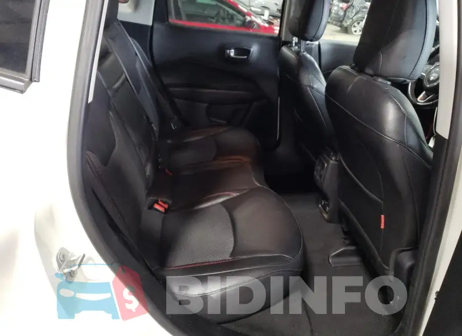 3C4NJDDB8KT618193 Photo# 11