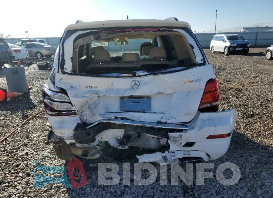 WDCGG8JB2FG435329 Photo# 6