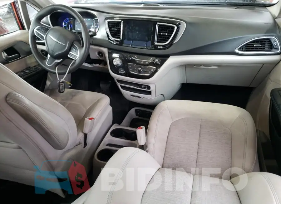 2C4RC1H78JR183743 Photo# 8
