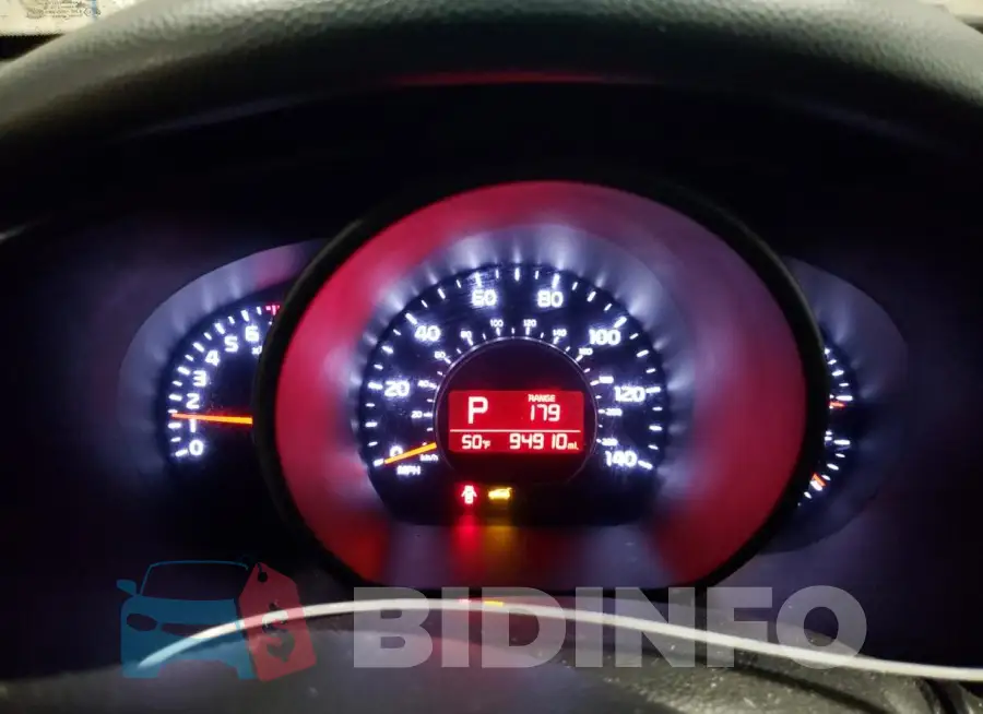 KNDJN2A20J7584569 Photo# 9