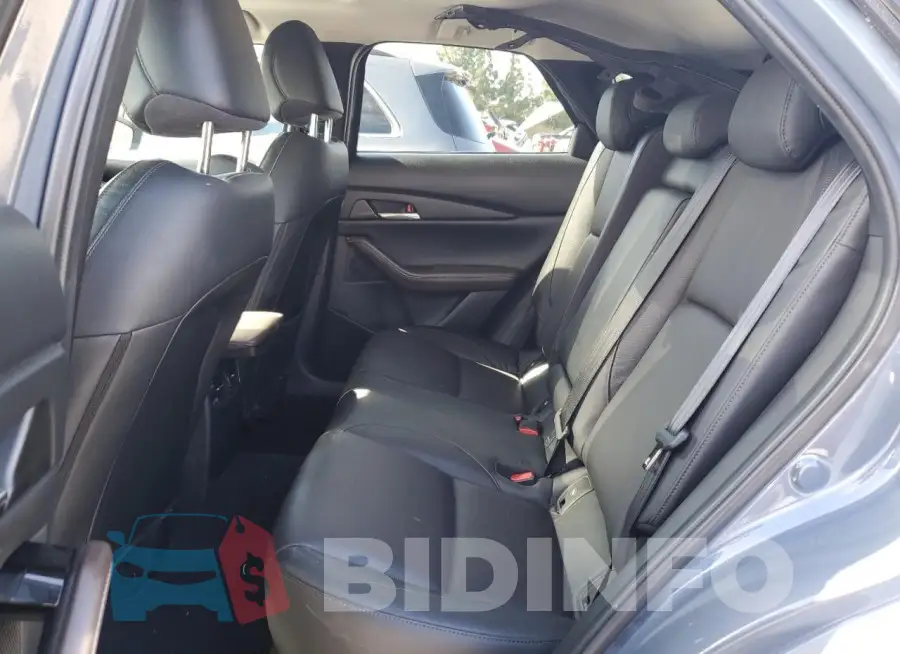 3MVDMBDM4MM233525 Photo# 10