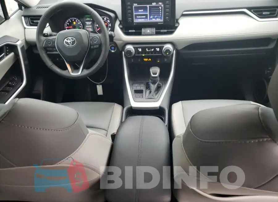 2T3C1RFV6MC140803 Photo# 8
