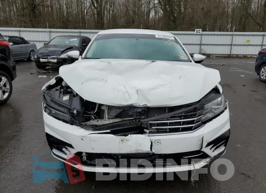 1VWDT7A38HC008445 Photo# 5