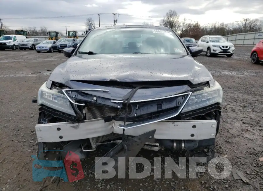 19UDE2F72HA005162 Photo# 5