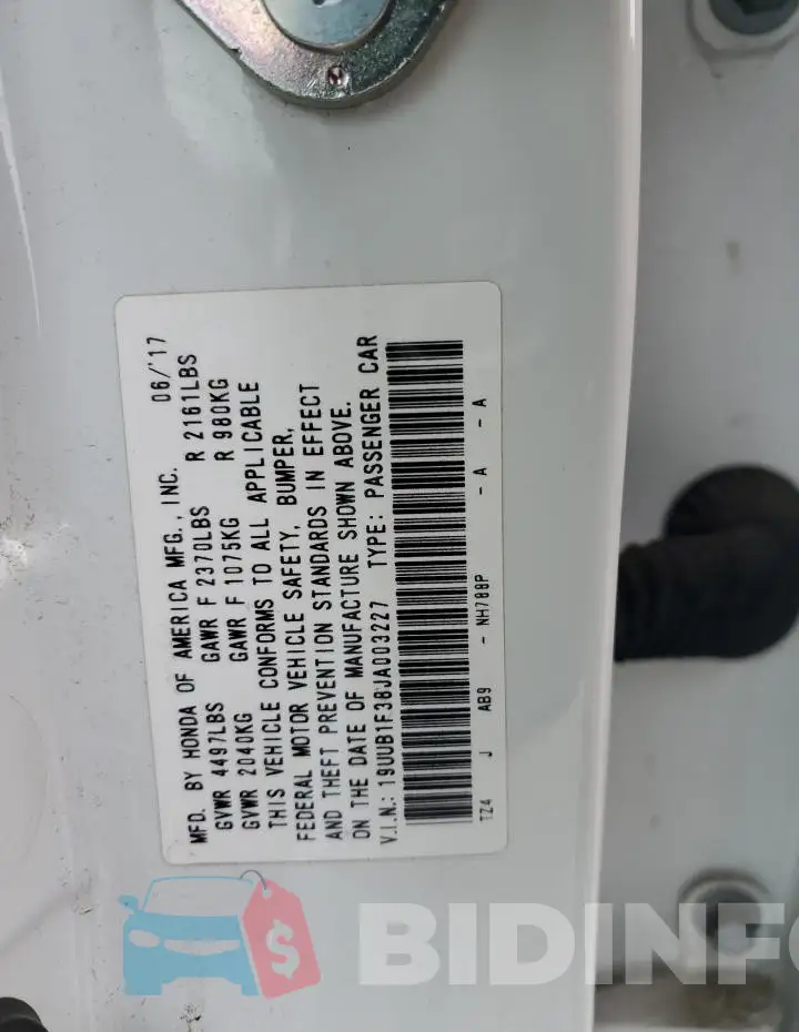 19UUB1F38JA003227 Photo# 12