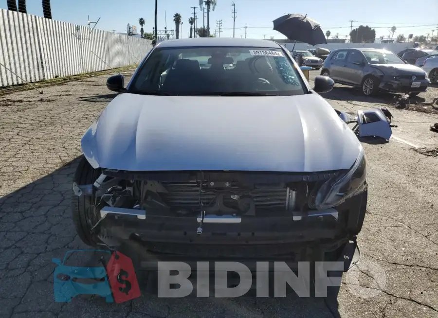 1N4BL4CV1PN323863 Photo# 5