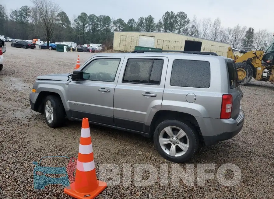 1C4NJPFB1FD203260 Photo# 2
